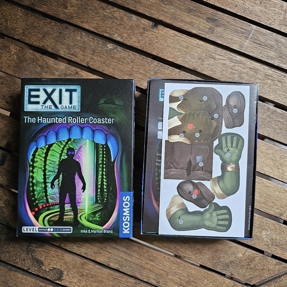 Exit: the Haunted Rollercoaster riddle family Christmas board game - Picture 2 of 3
